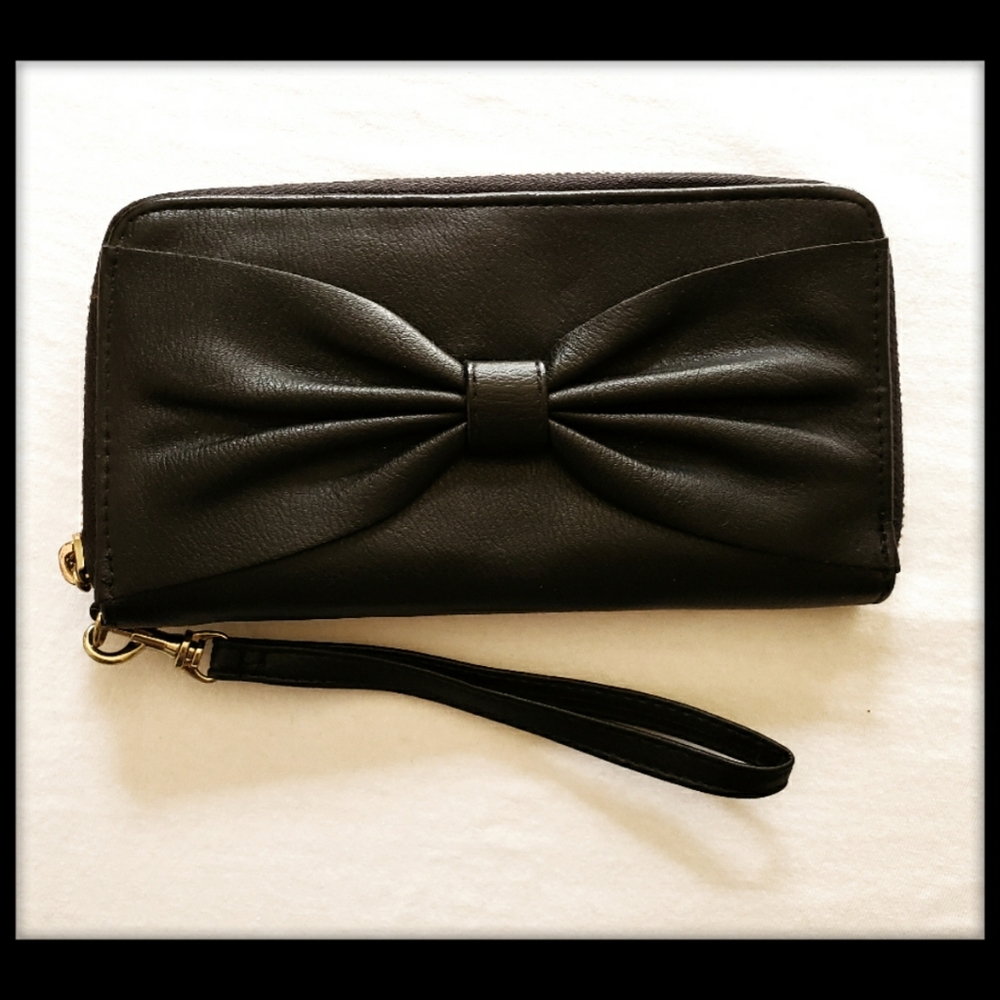 🌠2/$20 Bow Zipper Wallet